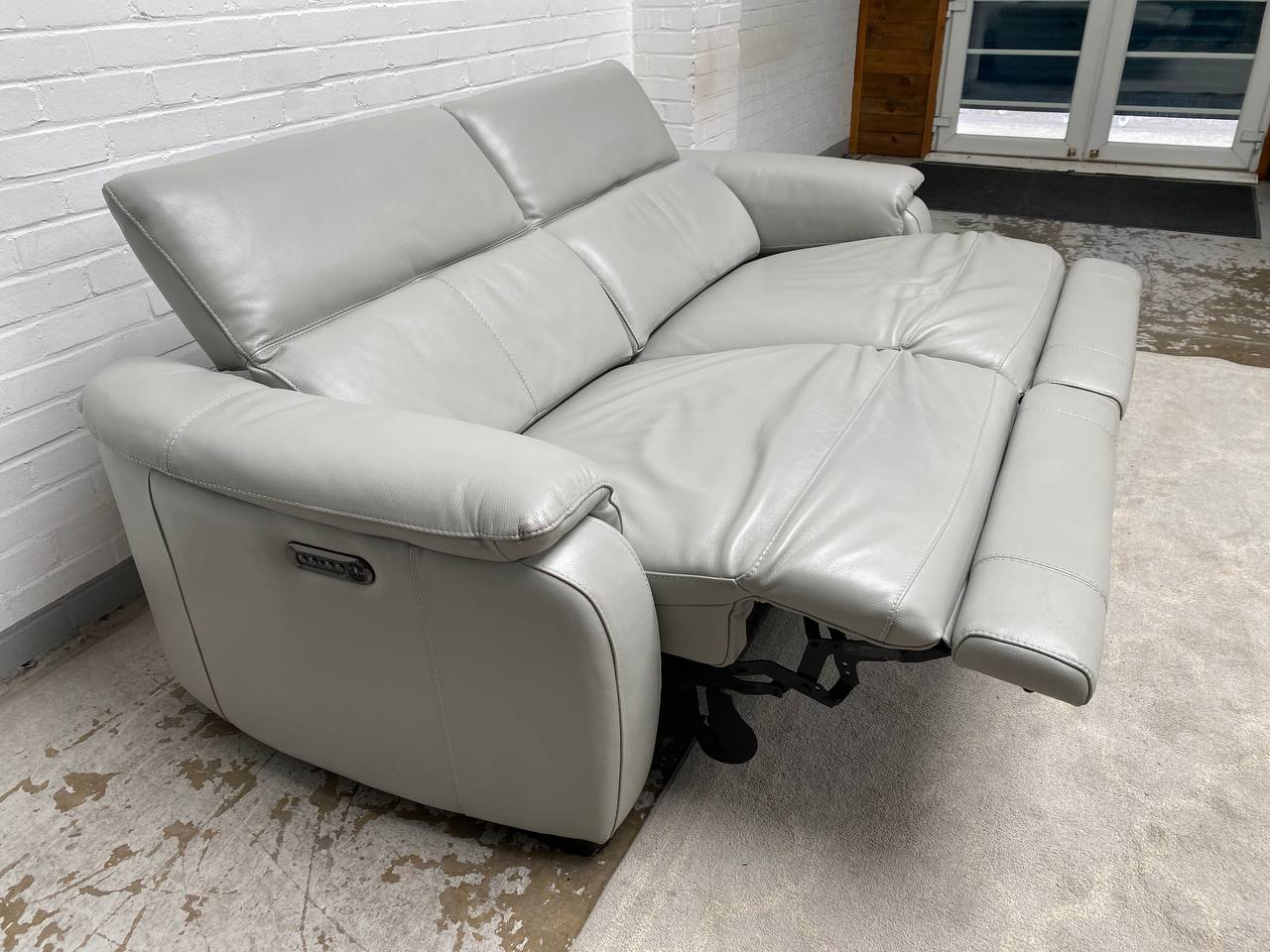 World of Leather Naomi Power Recliner 3 Seater Sofa.