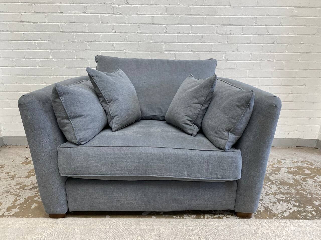Collins & Hayes Maple Snuggler Chair/loveseat Grey