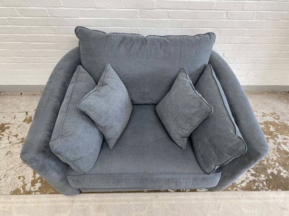 Collins & Hayes Maple Snuggler Chair/loveseat Grey