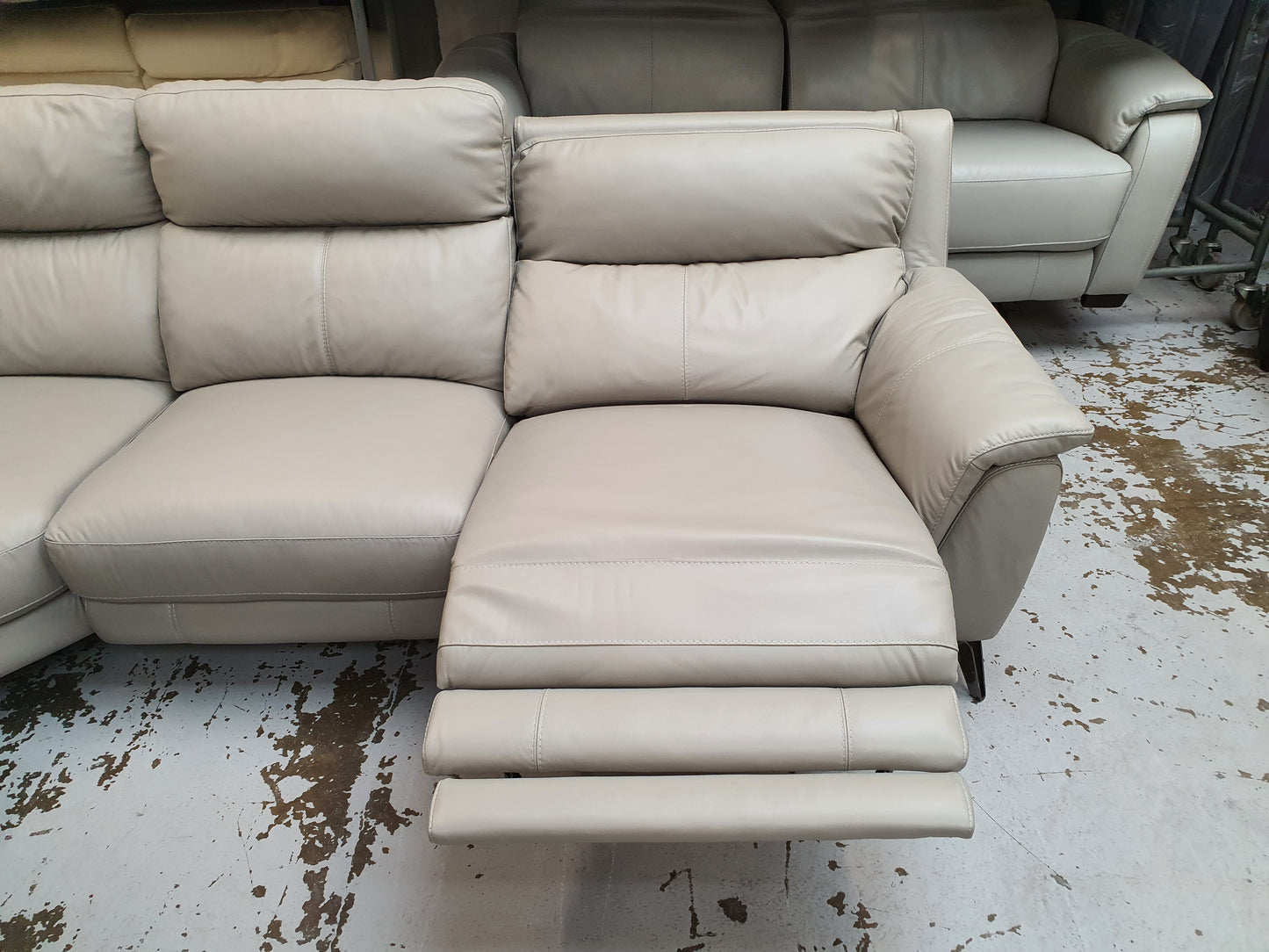 World of Leather Contempo corner sofa